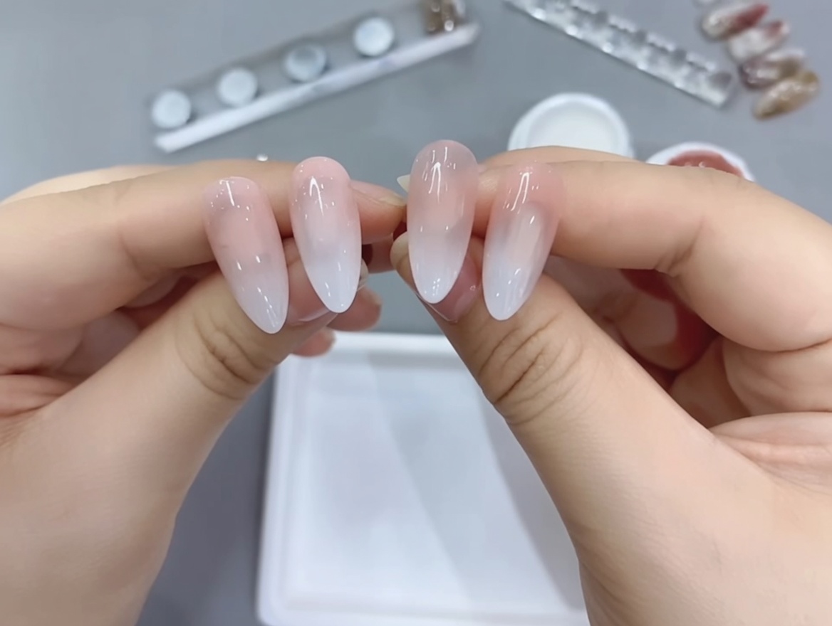 누드 화이트 옴브레 젤 네일 — 초보자용 단계별 튜토리얼