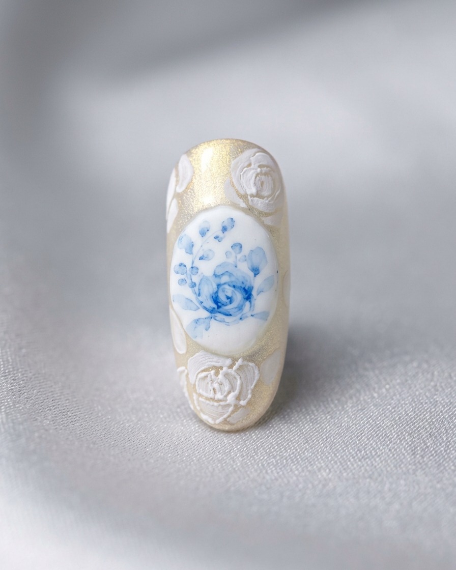 블루 장미와 3D 화이트 장미, 레이스 디테일이 완성된 모습.