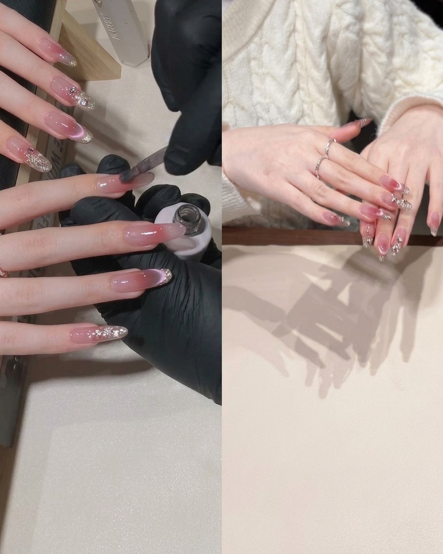 손톱의 아래쪽 절반에 핑크 캣아이 젤을 바르고 위쪽은 비워두는 모습.