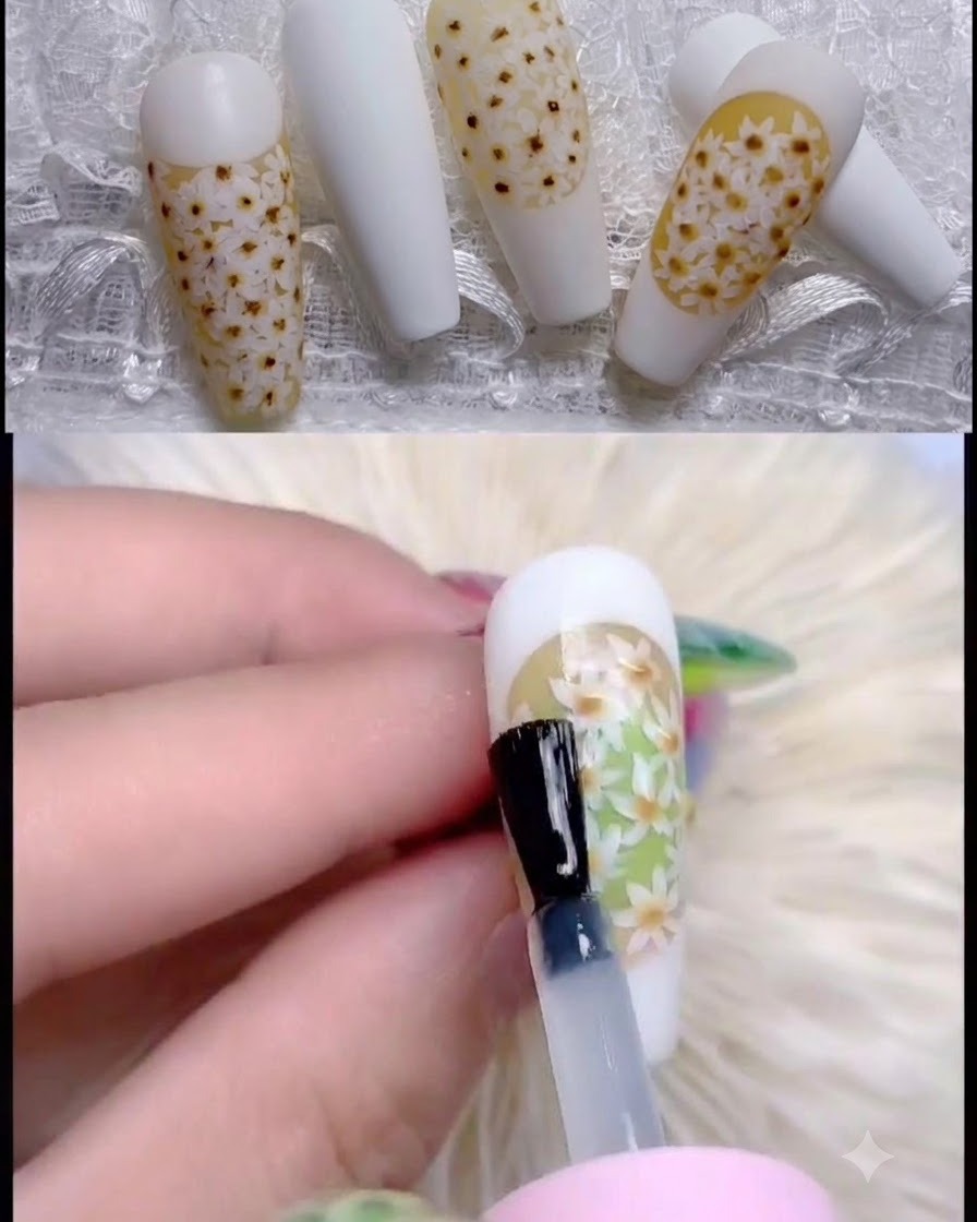젤 폴리시 도포를 경화하기 위해 전문 UV 램프 아래에 손톱을 넣은 모습.